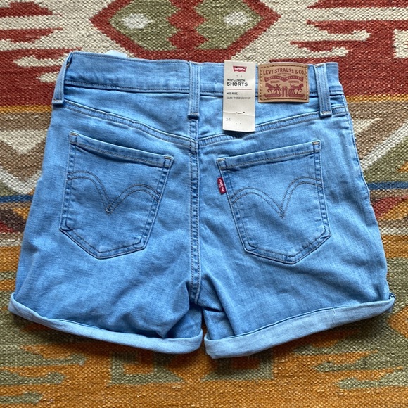 Levi’s mid length light blue shorts - Picture 2 of 5